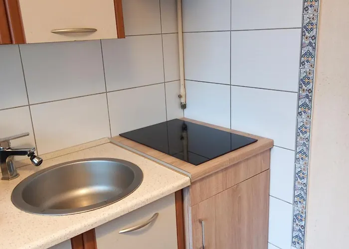 Tanie Spanie Na Grunwaldzkiej - Zameldowanie Bezobslugowe- *